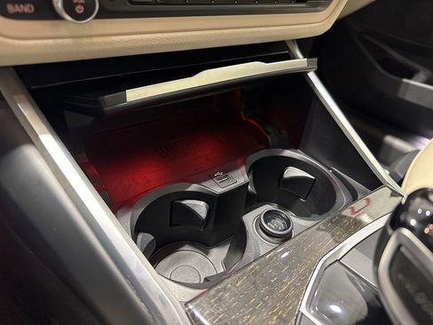 Used 2022 BMW 330i xDrive Sedan w/ M Sport Package image 19