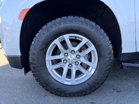 Used 2022 Chevrolet Tahoe LT w/ Luxury Package image 11