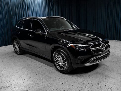 New 2026 Mercedes-Benz GLC 300 image 3