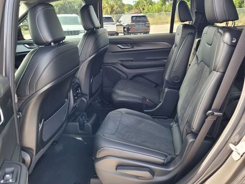 New 2025 Jeep Grand Cherokee L Altitude image 11