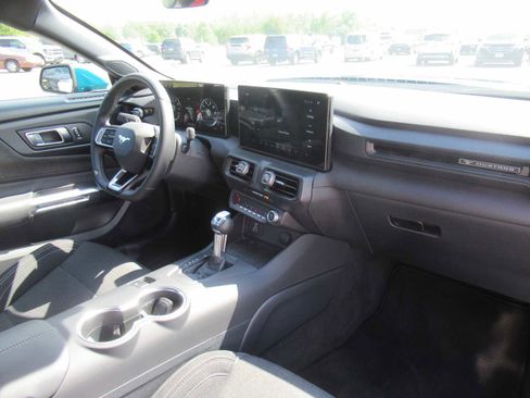 Used 2026 Ford Mustang Coupe image 19