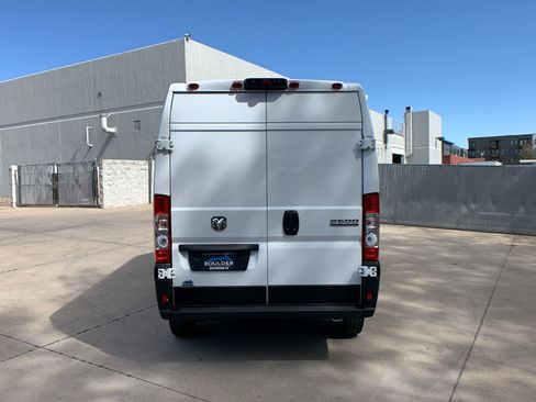 Used 2024 RAM ProMaster 2500 w/ Safety Group FWD image 4