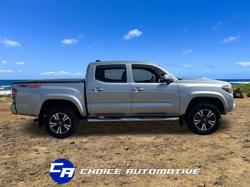 Used 2020 Toyota Tacoma TRD Off-Road image 8