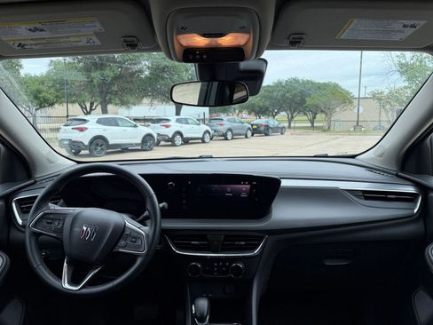 Used 2025 Buick Encore GX Preferred AWD/4WD image 34