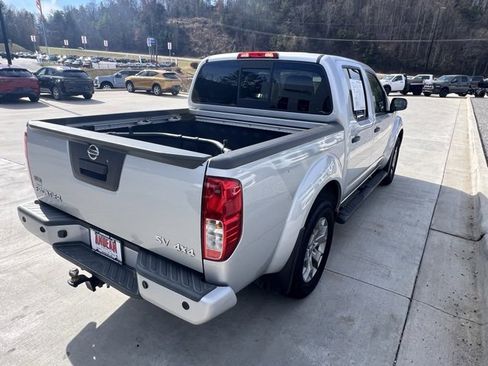 Used 2021 Nissan Frontier SV image 3