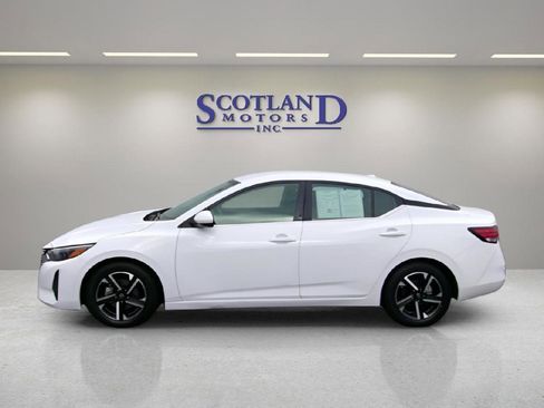 Used 2025 Nissan Sentra SV image 1