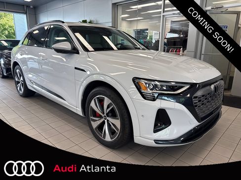 Used 2024 Audi Q8 e-tron Premium Plus AWD/4WD image 1