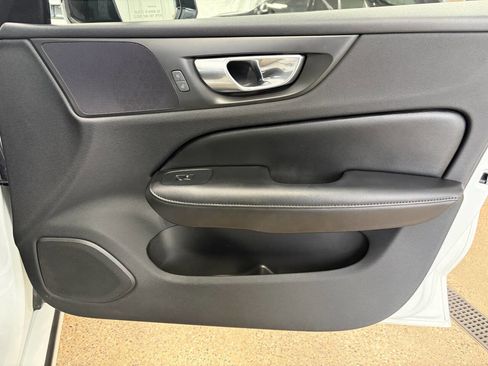 Used 2023 Volvo S60 T8 Plus image 28