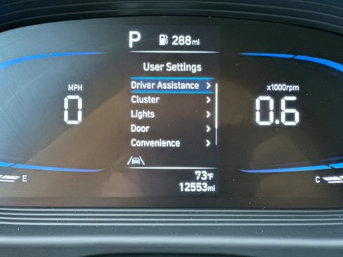 Used 2025 Hyundai Venue SEL FWD image 25