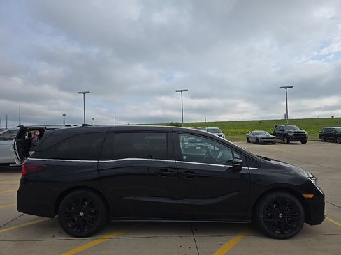 Used 2025 Honda Odyssey Sport-L image 4