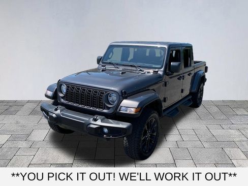Used 2025 Jeep Gladiator Sport AWD/4WD image 3