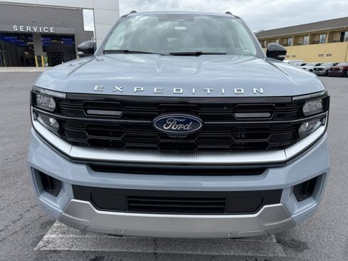 New 2026 Ford Expedition Platinum AWD/4WD image 2