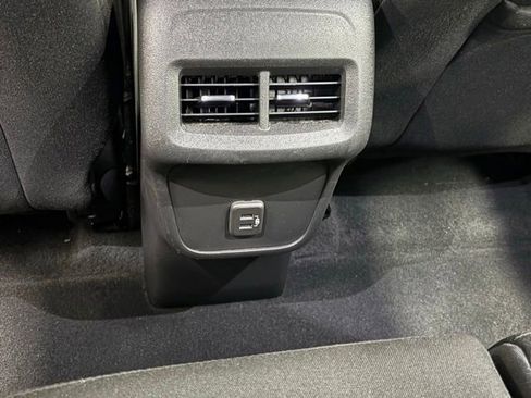 Used 2021 Chevrolet Equinox LS FWD image 10