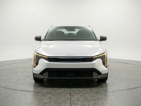 Used 2025 Kia K4 FWD image 2