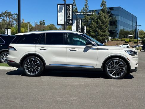 Used 2023 Lincoln Aviator Reserve w/ Equipment Group 201A RWD image 2