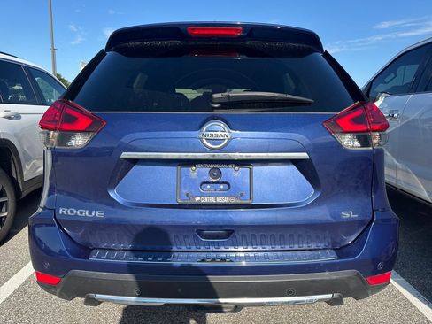Used 2019 Nissan Rogue SL w/ Premium Package FWD image 4