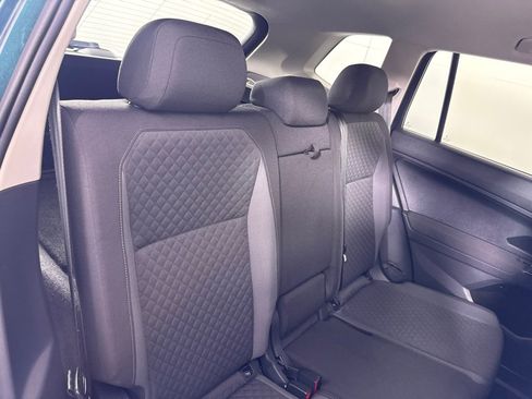 Used 2018 Volkswagen Tiguan S image 24