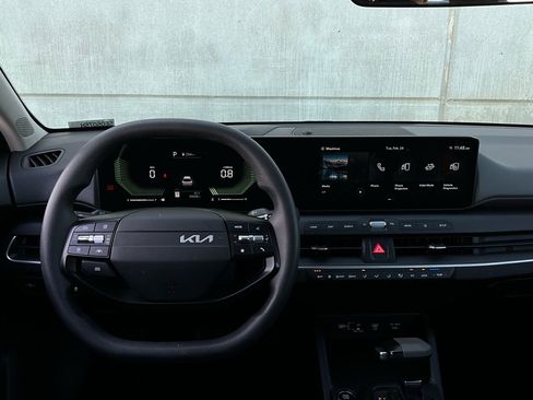 Used 2025 Kia K4 LXS image 13