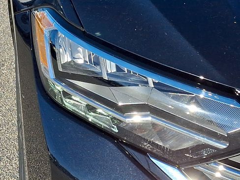 Used 2024 Volkswagen Jetta SE image 9