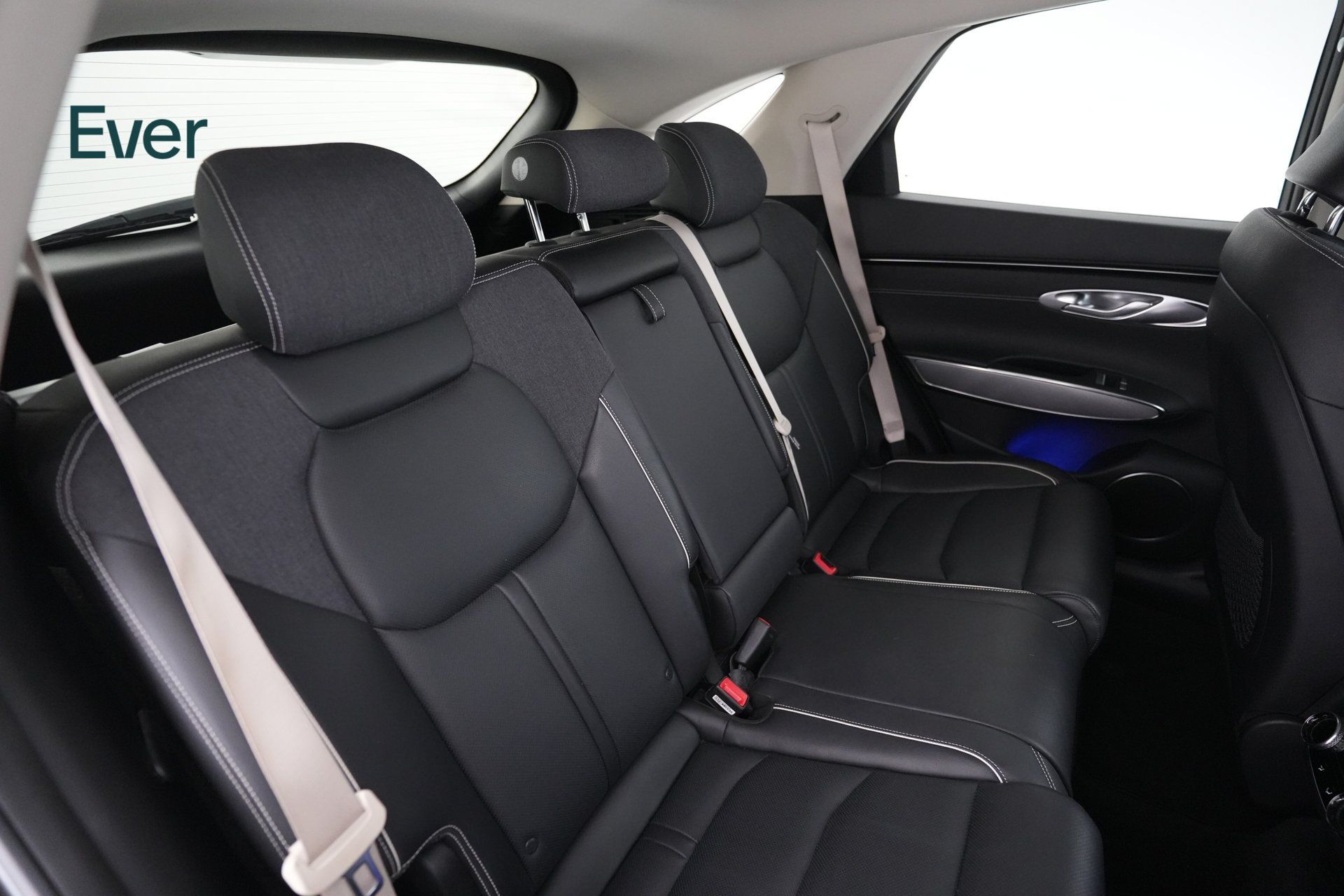 Used 2023 Genesis Electrified GV70 AWD/4WD image 5