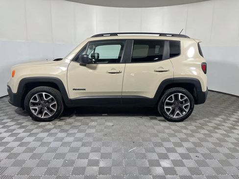 Used 2016 Jeep Renegade Latitude w/ Popular Equipment Group AWD/4WD image 5