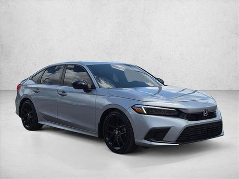 Used 2023 Honda Civic Sport image 3