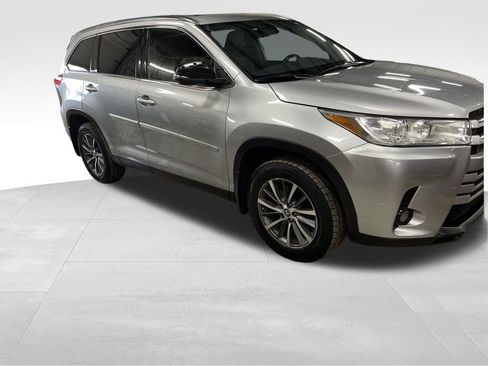 Used 2019 Toyota Highlander XLE image 8