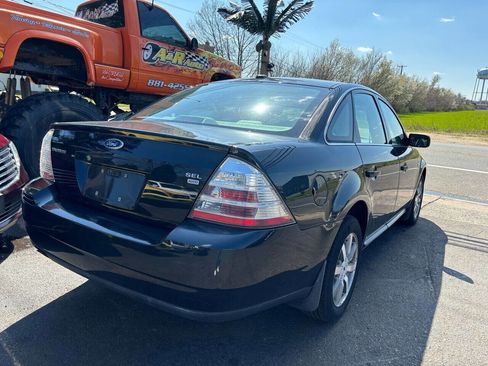 Used 2009 Ford Taurus SEL image 3