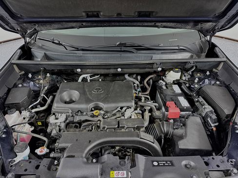 Used 2021 Toyota RAV4 XLE Premium AWD/4WD image 30