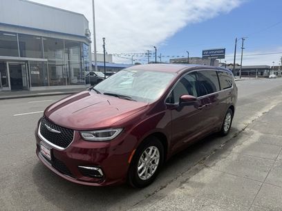 Used 2023 Chrysler Pacifica Touring-L