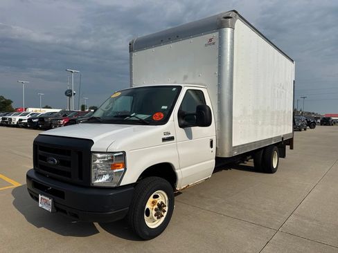 Used 2018 Ford E-350 and Econoline 350 Super Duty w/ Power Windows & Locks Group RWD image 20