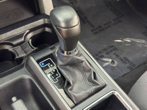 Used 2019 Toyota Tacoma TRD Sport image 28