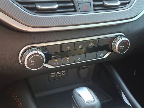 Used 2023 Nissan Altima 2.5 SR FWD image 18