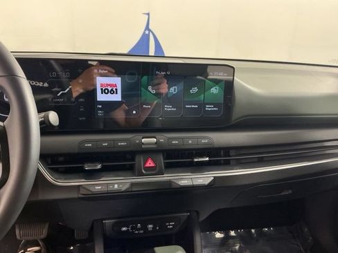 Used 2025 Kia K4 EX FWD image 32