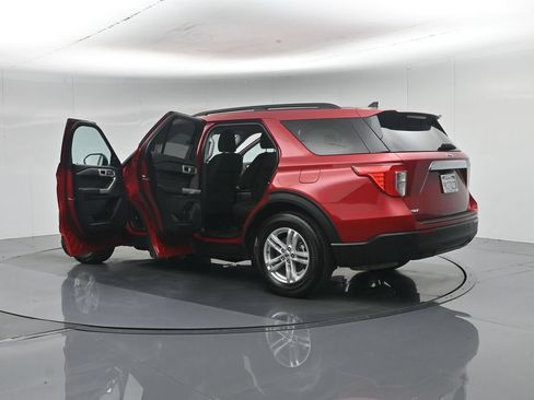 Certified 2023 Ford Explorer XLT RWD image 36