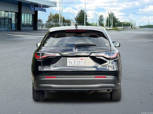 Certified 2026 Honda HR-V LX image 7