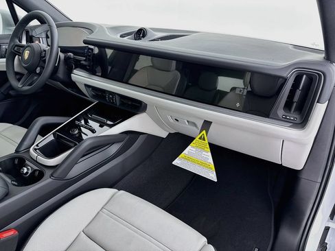 New 2026 Porsche Cayenne AWD/4WD image 31