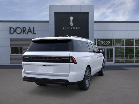 New 2026 Lincoln Navigator L Reserve AWD/4WD image 8