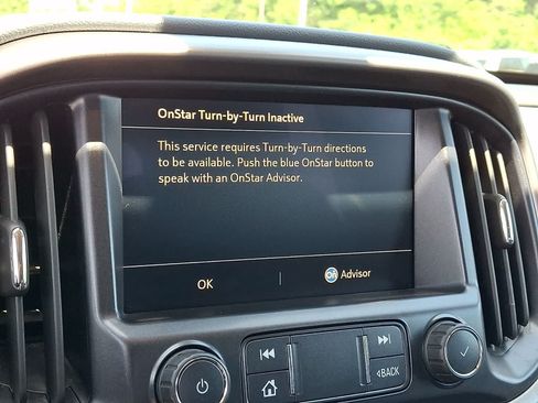Used 2021 Chevrolet Colorado Z71 w/ Safety Package AWD/4WD image 18