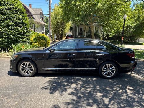 Used 2016 Lexus LS 460 AWD w/ Comfort Package image 7