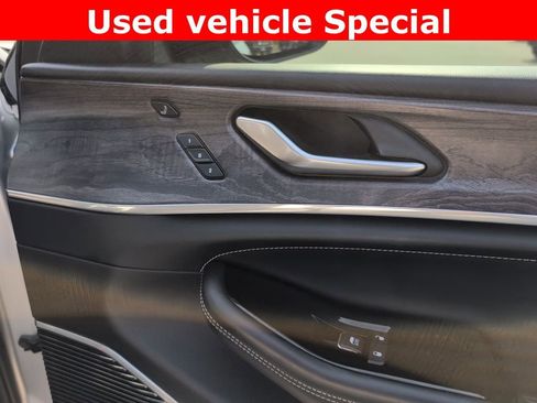Used 2022 Jeep Grand Cherokee L Overland w/ Luxury Tech Group IV AWD/4WD image 32