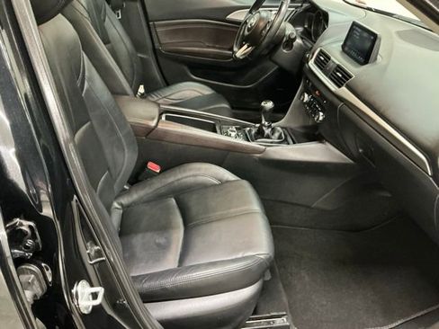 Used 2018 MAZDA MAZDA3 Touring image 19