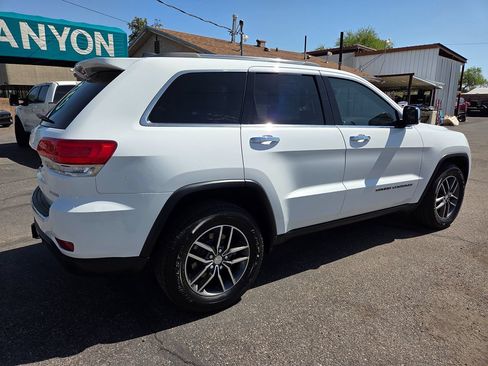 Used 2017 Jeep Grand Cherokee Limited w/ Trailer Tow Group IV AWD/4WD image 9