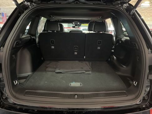 Used 2023 Jeep Grand Cherokee Altitude image 14