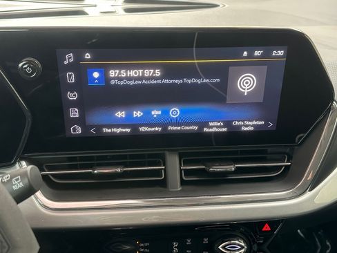 Used 2025 Chevrolet Trax LT image 21