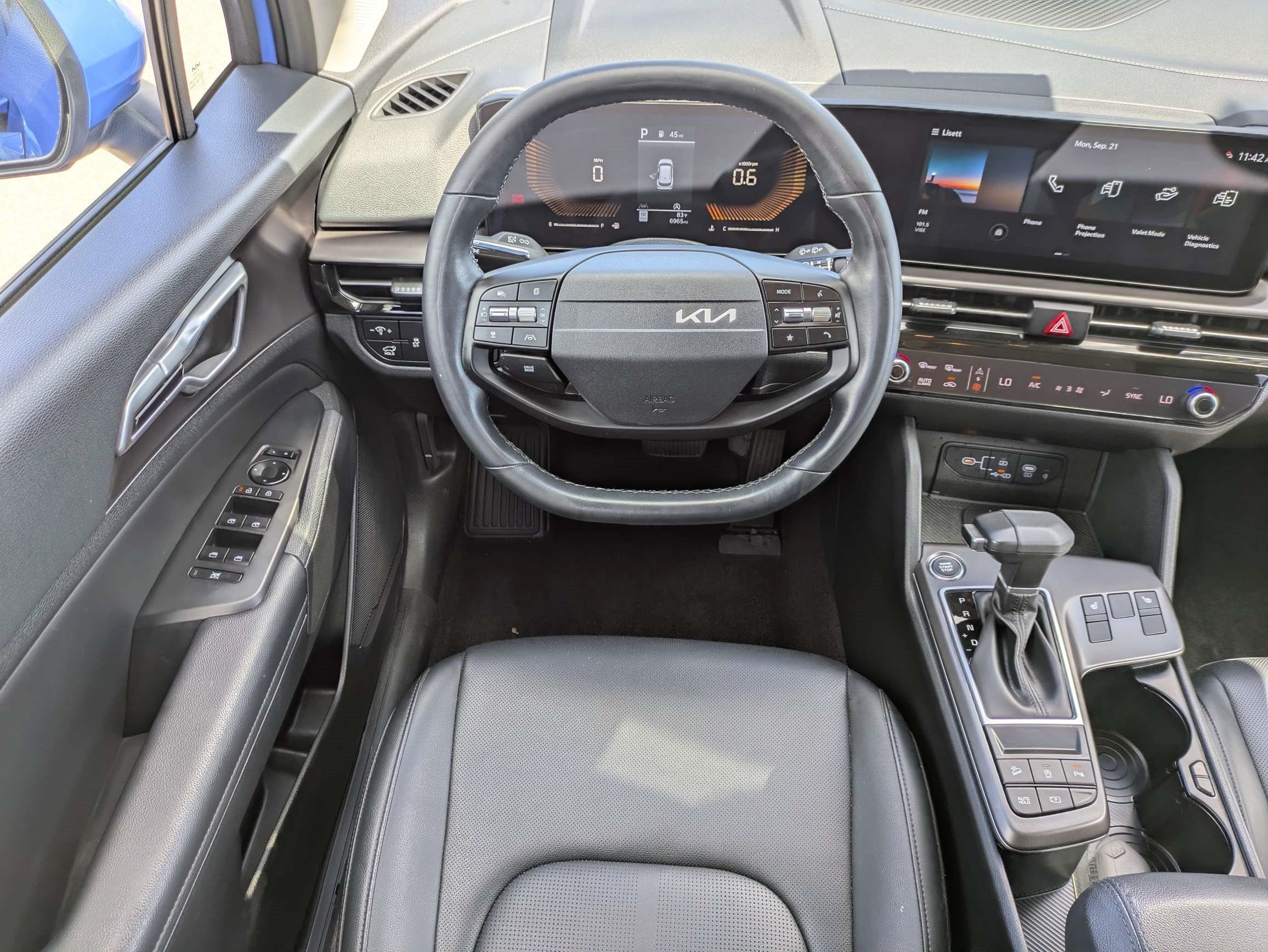 Used 2026 Kia Sportage EX FWD image 16
