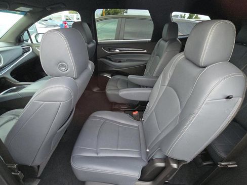 Used 2023 Buick Enclave Essence image 6