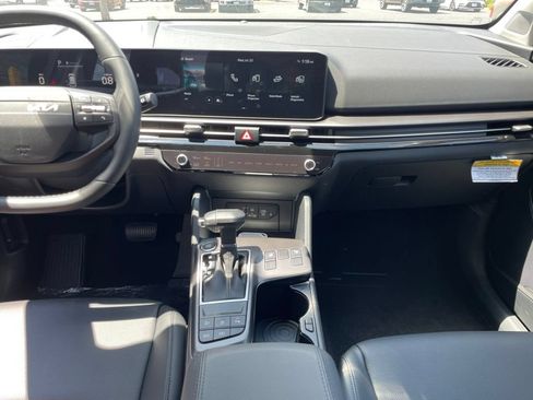 New 2026 Kia Sportage EX FWD image 11