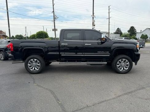 Used 2019 GMC Sierra 2500 Denali AWD/4WD image 10