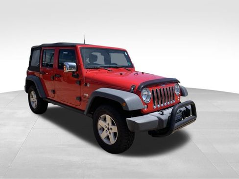 Used 2017 Jeep Wrangler Unlimited Sport w/ Connectivity Group AWD/4WD image 10